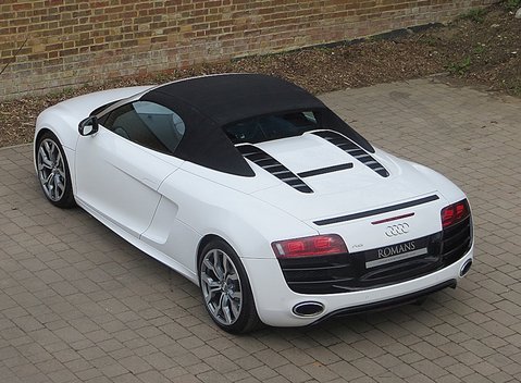 Audi R8 V10 Spyder 11