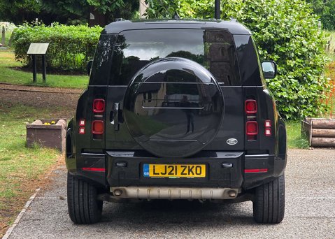 Land Rover Defender 2.0 Defender X-Dynamic HSE Auto 4WD 5dr 22