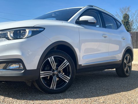 MG ZS EXCLUSIVE 15