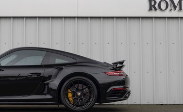 Porsche 911 (991.2) Turbo S 30