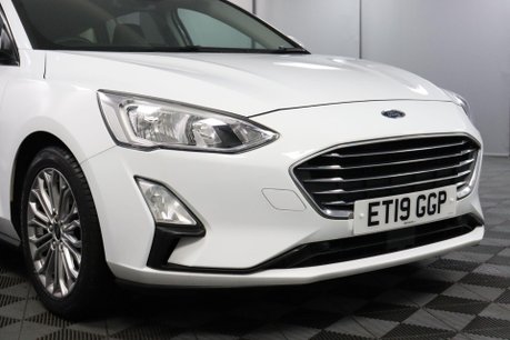Ford Focus TITANIUM X 24