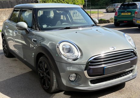 Mini Hatch Cooper D 1.5 Steptronic Automatic Chili / Media XL 5 door - PRO SAT NAV 15