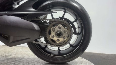 Ducati Diavel 1198 CARBON EDITION 24K 1 OWNER JUST SERVICED MOT APRIL 2027 34