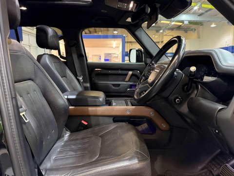 Land Rover Defender 3.0 P400 MHEV X SUV 5dr Petrol Auto 4WD Euro 6 (s/s) (400 ps) 33
