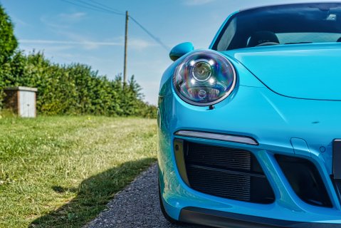 Porsche 911 CARRERA GTS 21