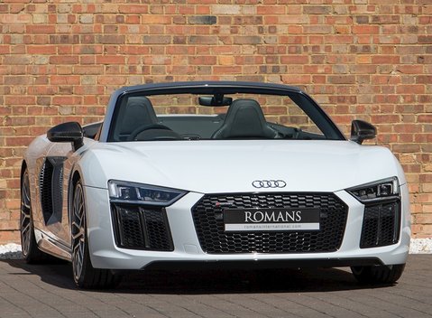 Audi R8 V10 Plus Spyder 1