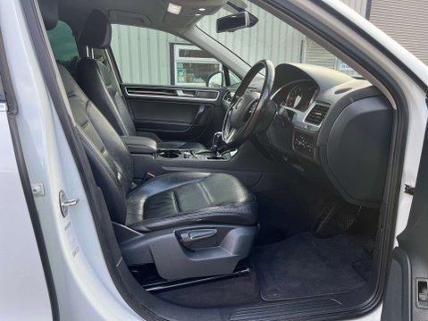 Volkswagen Touareg 3.0 Touareg V6 SE TDI BlueMotion Technology Auto 4WD 5dr 15