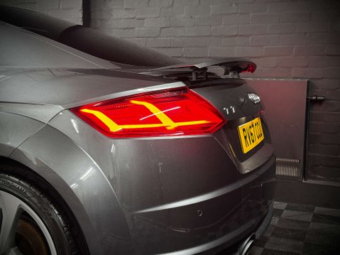 Audi TT 1.8 TT Black Edition TFSI 3dr 19