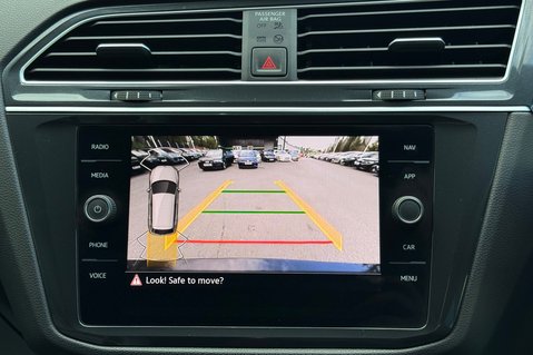 Volkswagen Tiguan R-LINE TDI DSG - RARE LEATHER INTERIOR - APPLE CAR PLAY -CAMERA 48