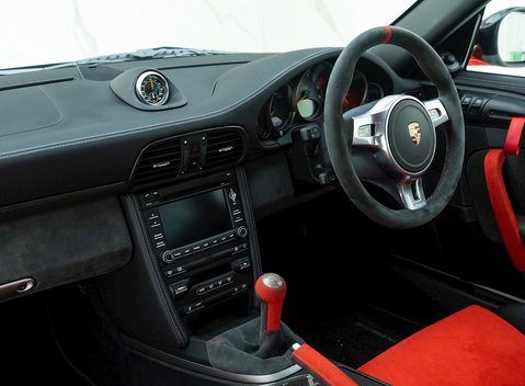 Porsche 911 GT3 RS 4.0 (997) 13