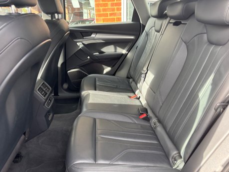 Audi Q5 2.0 TDI Sport SUV 5dr Diesel S Tronic quattro Euro 6 (s/s) (190 ps) 10