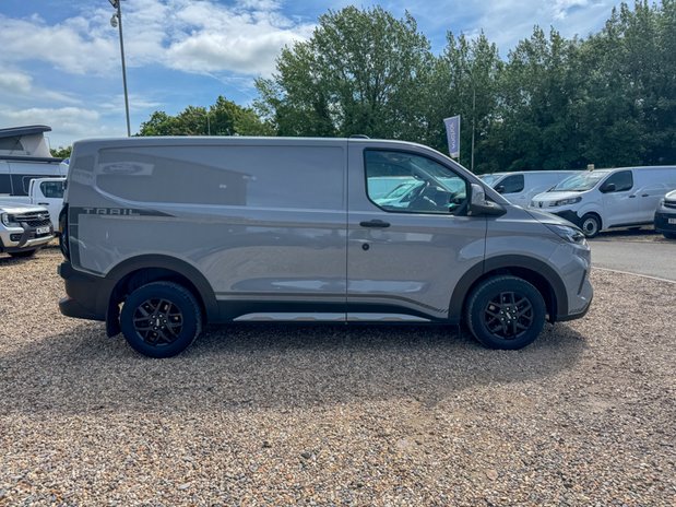 Ford Transit Custom SWB L1H1 [SOLD CM] Low Roof Trail 320 Air Con Alloys Sensors EURO 6 NO VAT 5