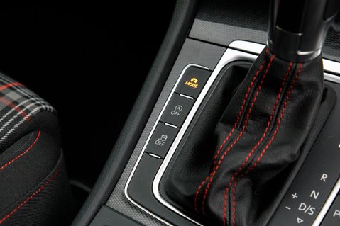 Volkswagen Golf GTI DSG 33