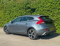 Volvo V40 2.0 T2 R-Design Nav Plus Hatchback 5dr Petrol Manual Euro 6 (s/s) (122 ps) 7