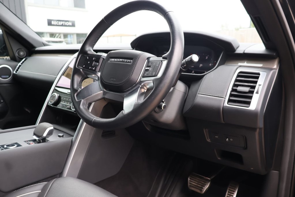 Land Rover Discovery R-DYNAMIC HSE MHEV 7 seater genuine Land Rover seats  5