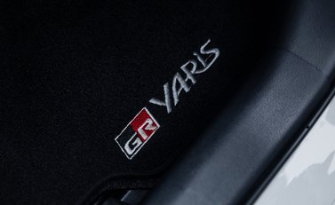 Toyota Yaris GR-Y CIRCUIT 29
