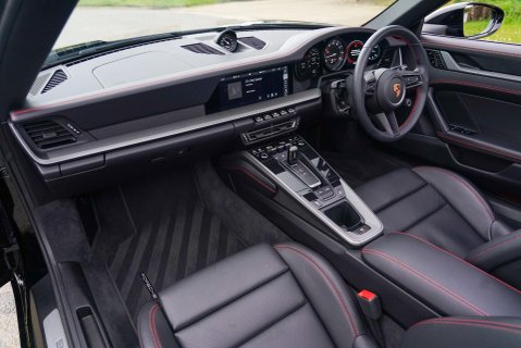 Porsche 911 TARGA 4S 8