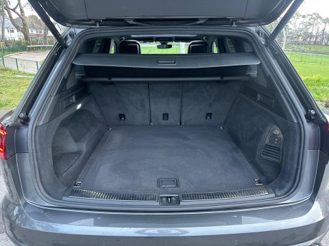 Volkswagen Touareg 3.0 TSI V6 Black Edition Tiptronic 4Motion Euro 6 (s/s) 5dr 12