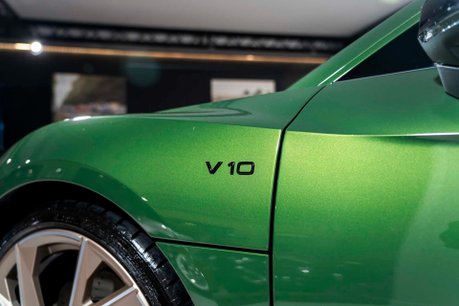 Audi R8 V10 PERFORMANCE EDITION. RWD. SONOMA GREEN. CARBON EXT. FULL PPF. B&O. 53