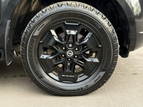 Nissan Navara 2.3 dCi N-Guard Auto 4WD Euro 6 4dr 29