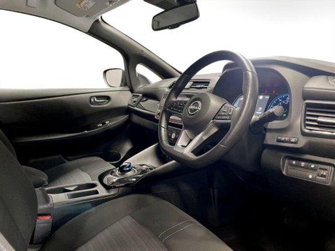 Nissan LEAF 39kWh N-Connecta Hatchback 5dr Electric Auto (150 ps) Cruise Control 12