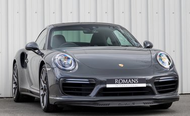Porsche 911 Turbo S (991.2) 1