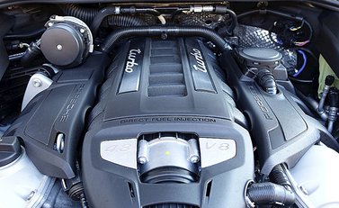 Porsche Cayenne Turbo 22