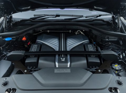 Rolls-Royce Cullinan BLACK BADGE 38