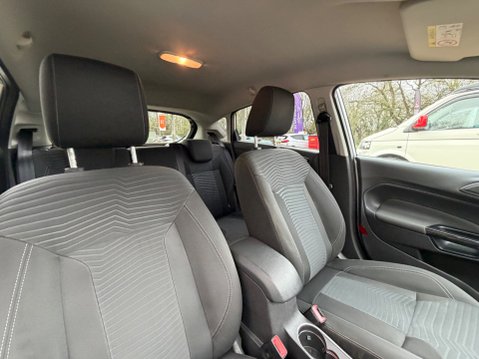 Ford Fiesta TITANIUM - AUTOMATIC 13