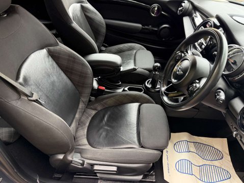 Mini Hatch 2.0 Cooper SD 3dr 13