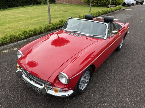 MG B ROADSTER 8