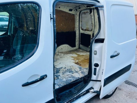 Citroen Berlingo 1.6 HDi 850 Enterprise L1 5dr 27