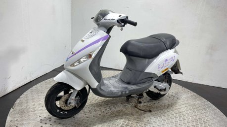 Piaggio Zip 2010 2 STROKE PROJECT SCOOTER SPARES OR REPAIR 50CC 5