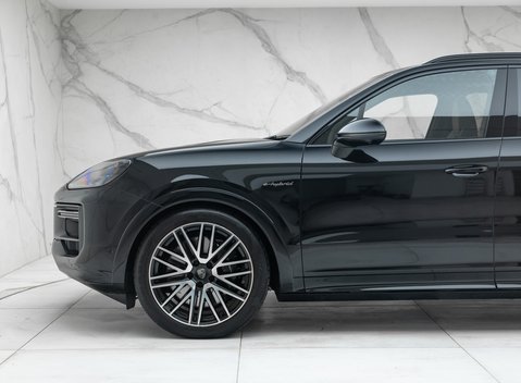 Porsche Cayenne TURBO E-HYBRID 43