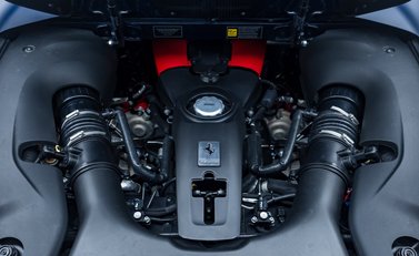 Ferrari F8 SPIDER 39