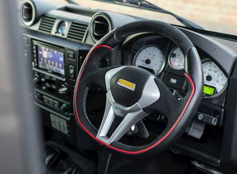 Land Rover Defender 90 XS URBAN TRUCK Carbon Edition 11