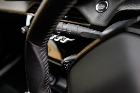 Peugeot 208 ALLURE PREMIUM 18