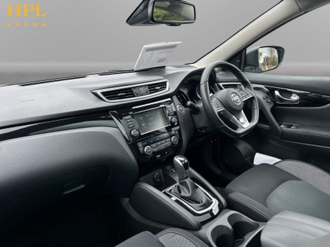 Nissan Qashqai 1.3 DIG-T N-Connecta SUV 5dr Petrol DCT Auto Euro 6 (s/s) (160 ps) 15