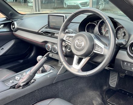 Mazda MX-5 SPORT NAV 18