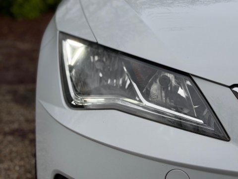 SEAT Leon 1.2 TSI SE Dynamic Technology Euro 6 (s/s) 5dr 30