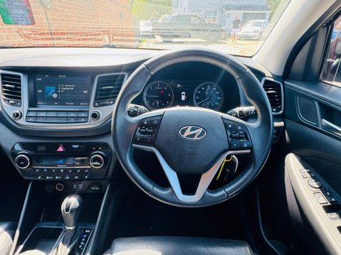 Hyundai TUCSON 1.7 CRDi Blue Drive Premium SUV 5dr Diesel DCT Euro 6 (s/s) (141 ps) 14