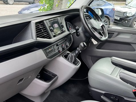Volkswagen Transporter T28 TDI P/V HIGHLINE 21