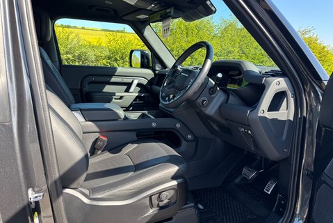 Land Rover Defender 90 D300 Hard Top X-Dynamic HSE - Air Suspension 15
