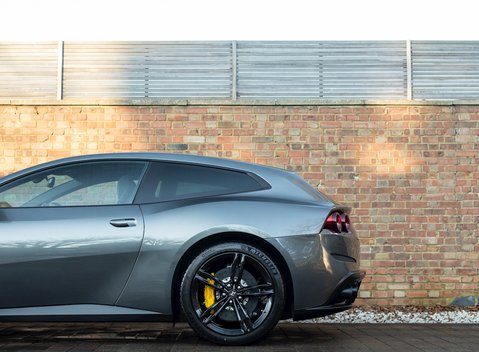 Ferrari GTC4 Lusso 29