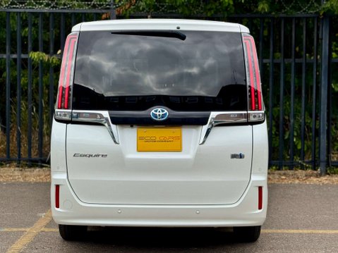 Toyota Esquire Hybrid Hybrid Gi 36