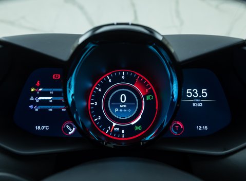 Aston Martin V8 Vantage 18