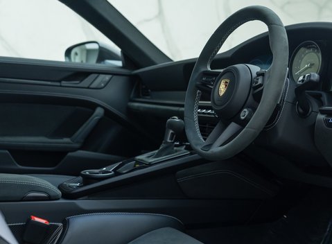 Porsche 911 GT3 (992) 13