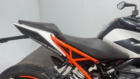 KTM Duke 2019 24k SPARE OR REPAIR PROJECT BIKE NAKED 125CC LEARNER BIKE 16