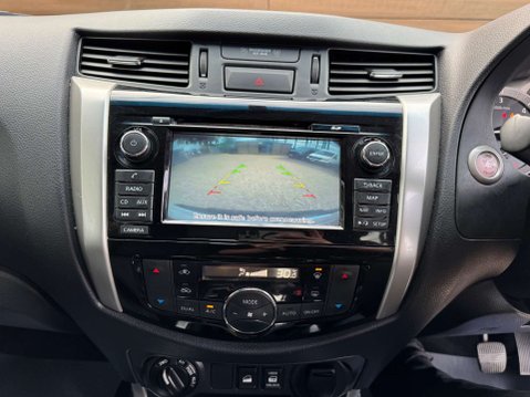Nissan Navara 2.3 Navara N-Connecta dCi 4WD 5dr 30