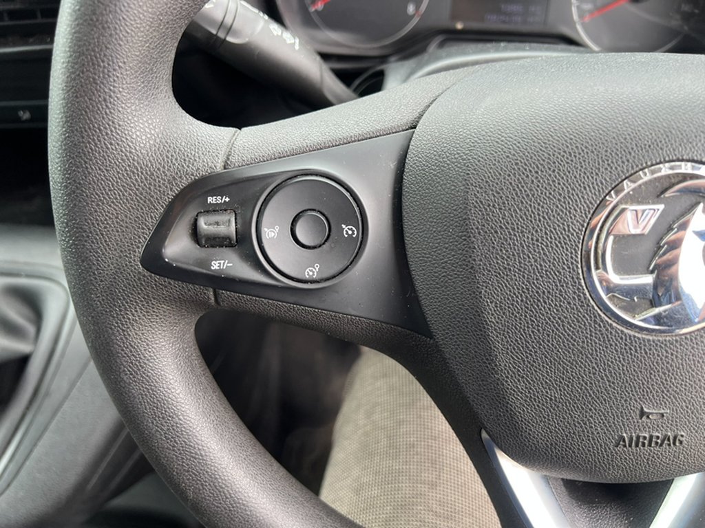 2020 Vauxhall ComboLWB L2H1 Low Roof Sportive 2300 Air Con Sensors Tow Bar Euro 6 NO VAT — thumbnail 34 of 51